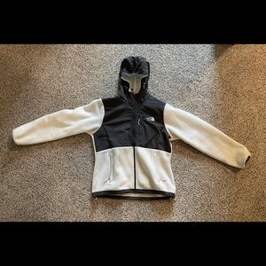 Like new size medium white and gray North Face Denali fleece zip up
